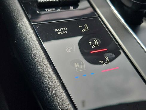 Certified 2026 Porsche Macan AWD/4WD image 43