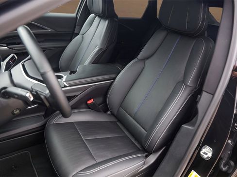 Certified 2024 Cadillac Lyriq Sport image 7