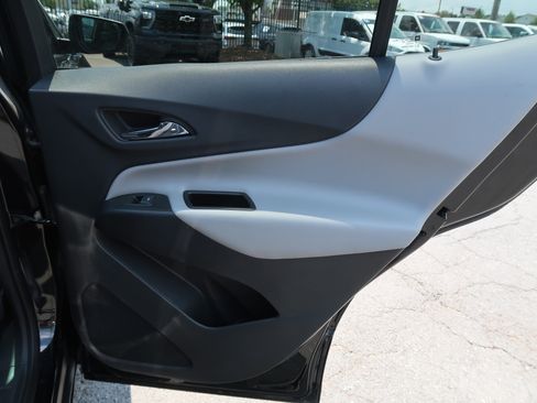 Used 2023 Chevrolet Equinox LS w/ LS Convenience Package FWD image 39