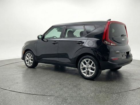 Used 2025 Kia Soul LX w/ LX Technology Package FWD image 6