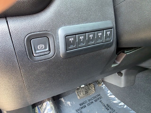 Used 2023 Chevrolet Silverado 2500 Custom w/ Infotainment Package AWD/4WD image 23