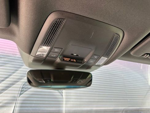 Certified 2022 Porsche Taycan RWD image 28