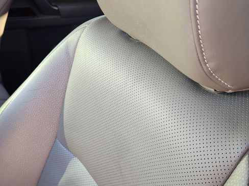 Used 2018 Lexus GX 460 image 17