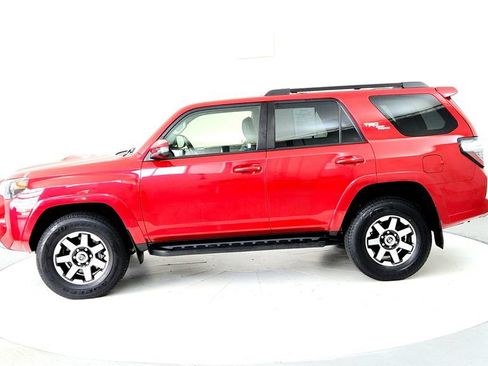 Certified 2024 Toyota 4Runner TRD Off-Road Premium w/ Moonroof Package AWD/4WD image 3