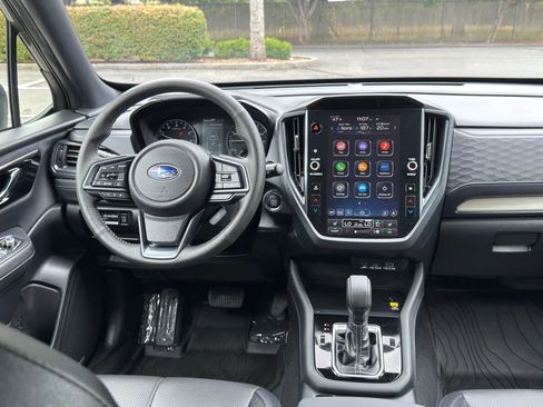 Used 2025 Subaru Forester Limited image 3