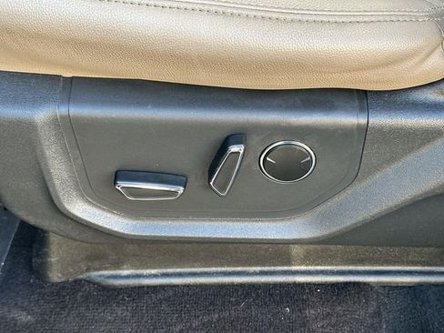 Used 2023 Ford Expedition Limited image 34