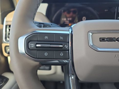 New 2026 GMC Yukon Denali w/ Denali Reserve Package AWD/4WD image 16