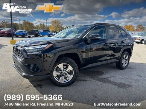 Used 2022 Toyota RAV4 XLE AWD/4WD image 1