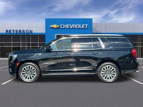 Used 2024 GMC Yukon Denali Ultimate AWD/4WD image 7