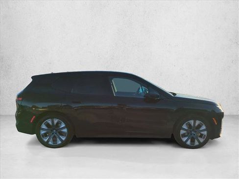 Used 2024 BMW iX xDrive50 w/ Premium Package AWD/4WD image 4