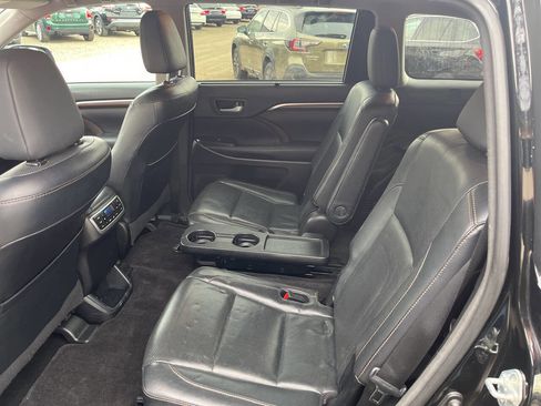 Used 2015 Toyota Highlander Limited image 13