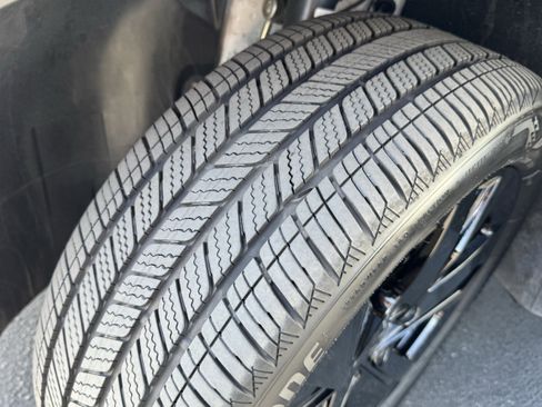 Used 2025 Volkswagen Taos SE image 13