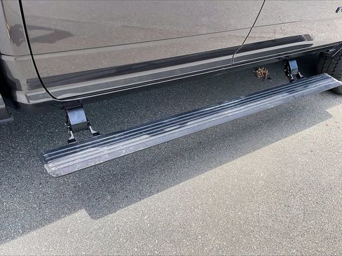 New 2026 RAM 2500 Laramie AWD/4WD image 19