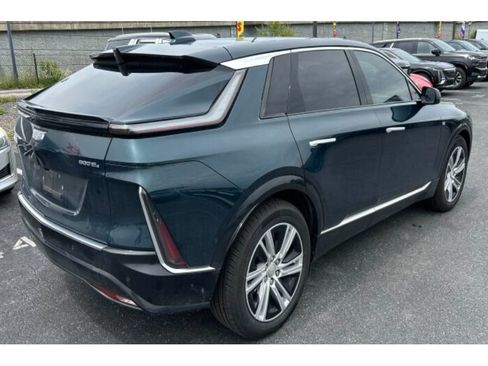 Used 2024 Cadillac Lyriq Tech w/ Driver Assist Package AWD/4WD image 3