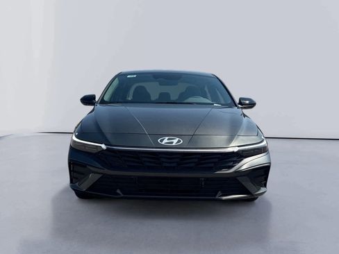 New 2025 Hyundai Elantra SEL image 2