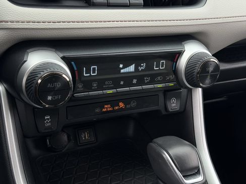 Used 2024 Toyota RAV4 XLE Premium FWD image 20