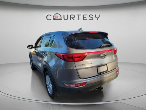 Used 2019 Kia Sportage LX FWD image 2