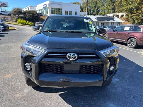 Used 2024 Toyota 4Runner SR5 image 10