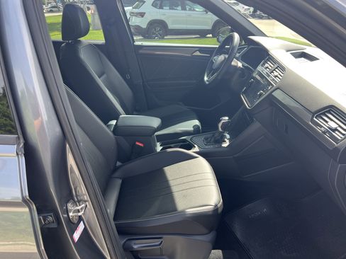 Certified 2023 Volkswagen Tiguan SE R-Line FWD image 28