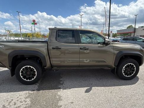 New 2026 Toyota Tacoma TRD Off-Road AWD/4WD image 8