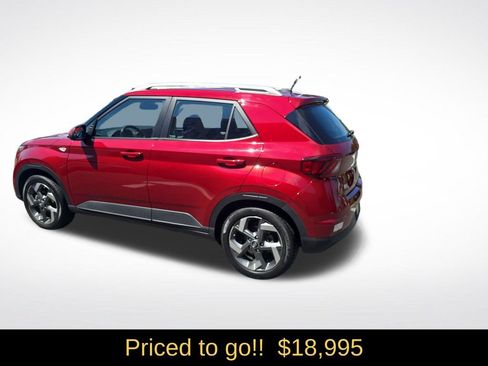 Certified 2024 Hyundai Venue Limited FWD image 3