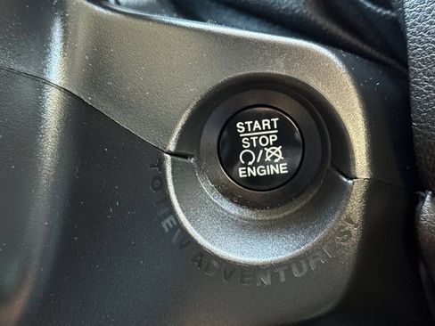 Used 2017 Jeep Renegade Sport w/ Power & Air Group AWD/4WD image 22