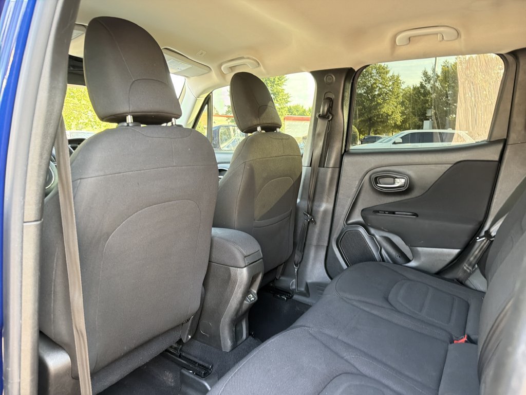 Used 2021 Jeep Renegade Latitude FWD image 12