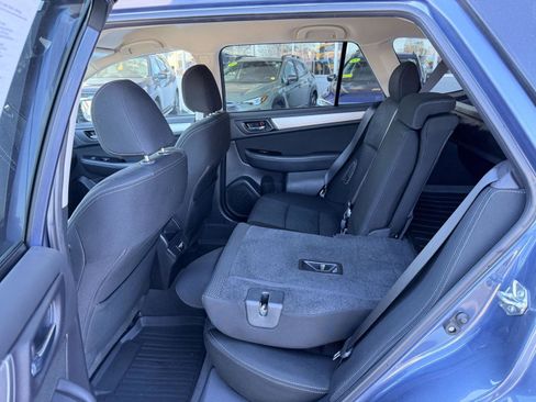 Used 2018 Subaru Outback 2.5i Premium image 31