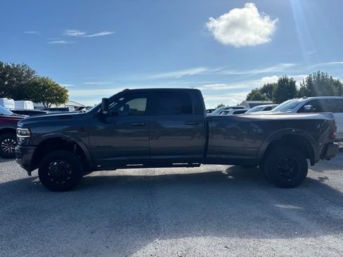 Used 2022 RAM 3500 Laramie AWD/4WD image 8
