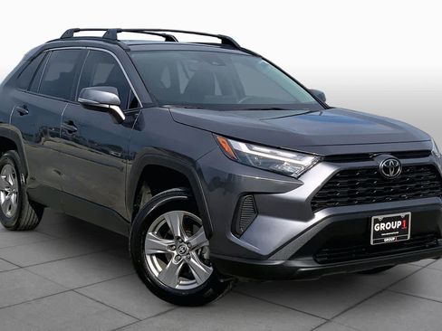 Used 2025 Toyota RAV4 XLE w/ Convenience Package AWD/4WD image 4