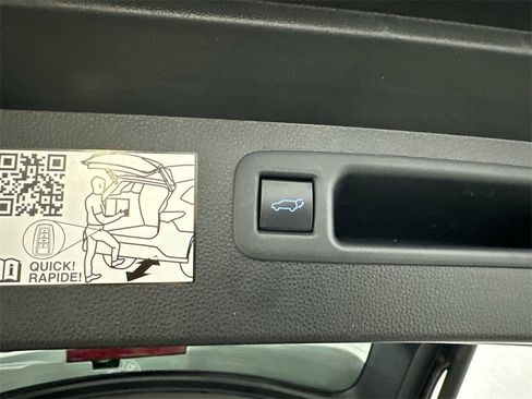 Used 2021 Toyota Highlander Limited image 22