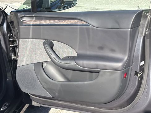 Used 2021 Tesla Model S Plaid image 35