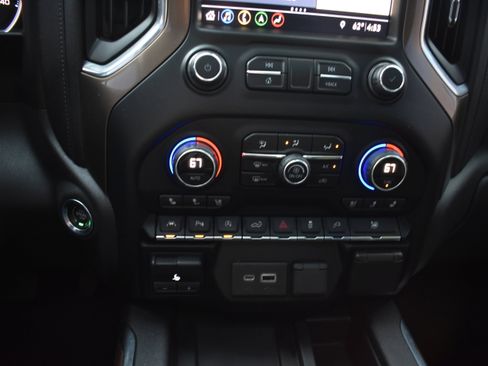 Used 2019 Chevrolet Silverado 1500 High Country w/ Trailer Camera Package image 21