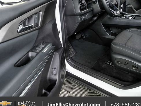 Certified 2025 Chevrolet Traverse LT FWD image 7