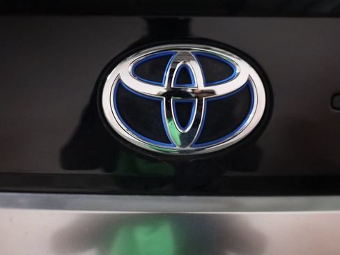Used 2024 Toyota Sequoia Capstone AWD/4WD image 79