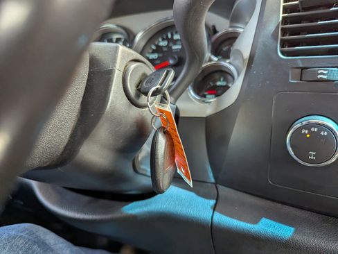 Used 2008 GMC Sierra 3500 SLE image 19