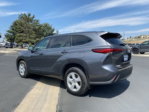 Used 2020 Toyota Highlander LE AWD/4WD image 25