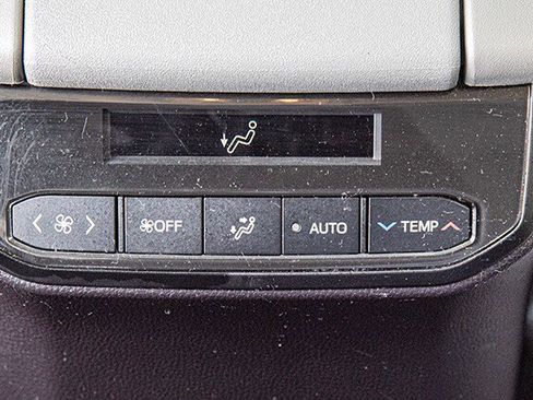 Used 2023 Toyota Highlander Limited image 26