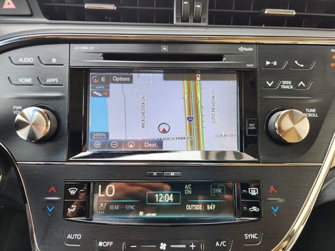 Used 2017 Toyota Avalon Limited image 16