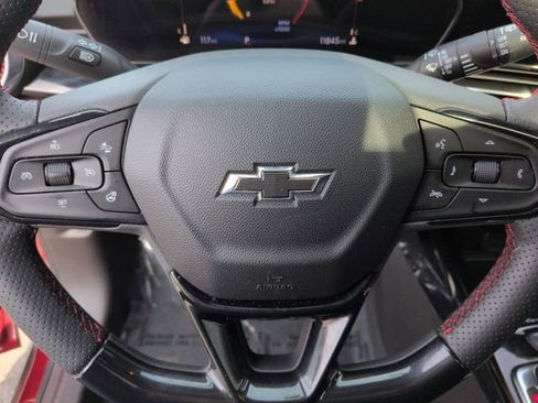 Certified 2025 Chevrolet Trax RS w/ Sunroof Package image 11