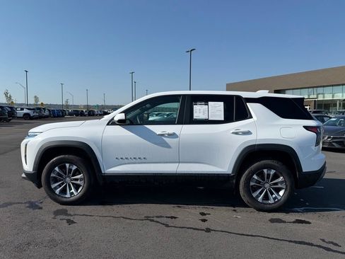 Used 2026 Chevrolet Equinox LT AWD/4WD image 9