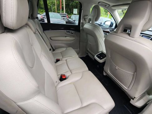 Used 2018 Volvo XC90 T6 Momentum w/ Convenience Package AWD/4WD image 15