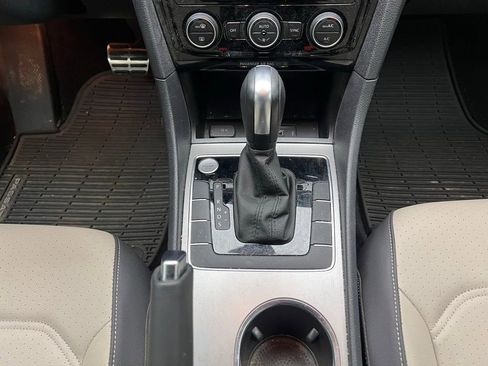 Used 2021 Volkswagen Passat 2.0T R-Line image 11