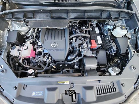 Used 2023 Toyota Highlander L image 12