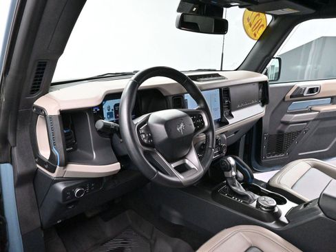 Used 2022 Ford Bronco Wildtrak image 12