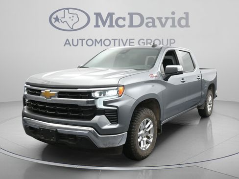 Used 2024 Chevrolet Silverado 1500 LT w/ Z71 Off-Road Package AWD/4WD image 4