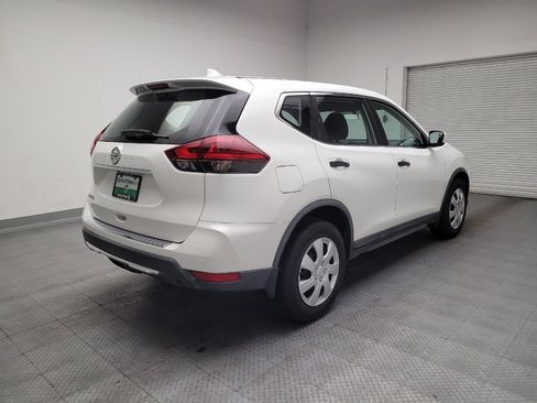 Used 2018 Nissan Rogue S image 9