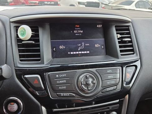 Used 2018 Nissan Pathfinder S FWD image 17
