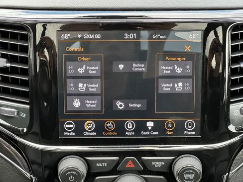 Used 2020 Jeep Grand Cherokee Overland AWD/4WD image 21