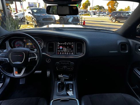 Used 2017 Dodge Charger R/T Scat Pack RWD image 18